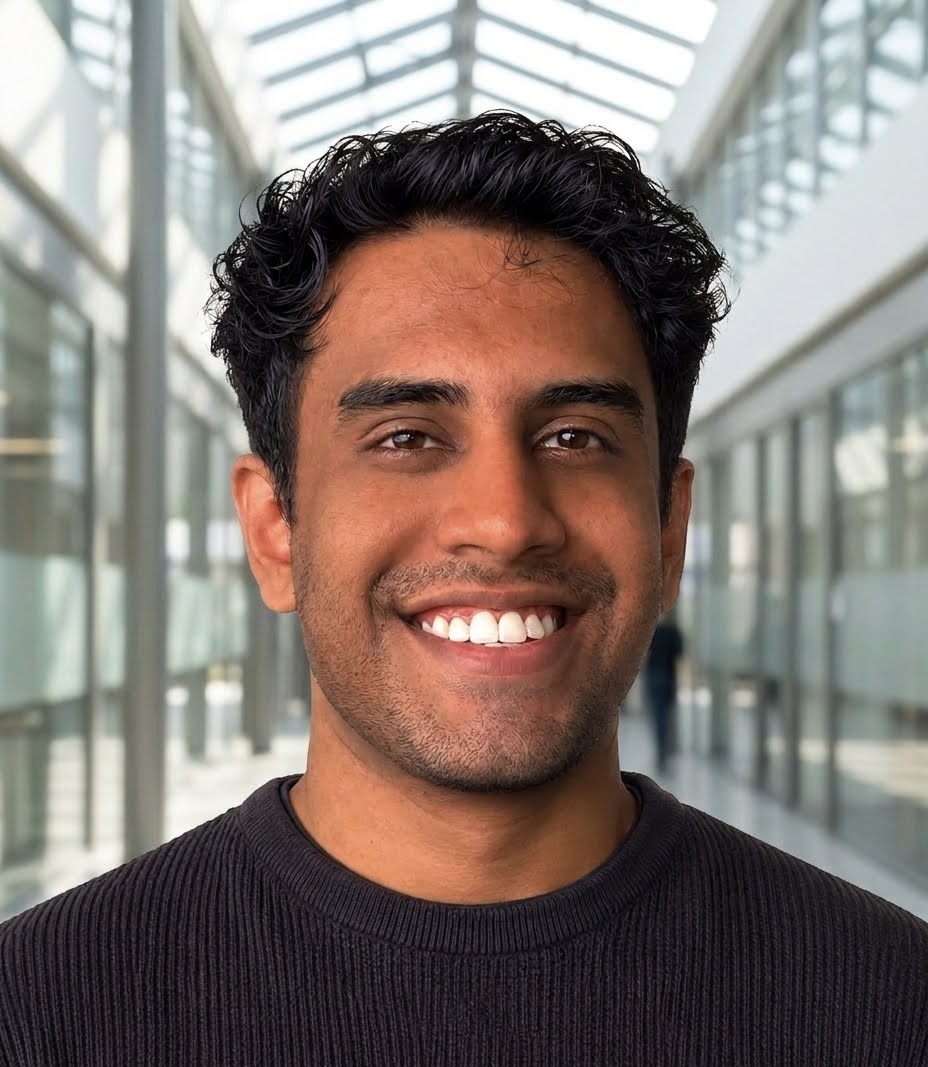 Portrait photograph of Gautham Ravikiran, Creative Technologist & AI Product Designer